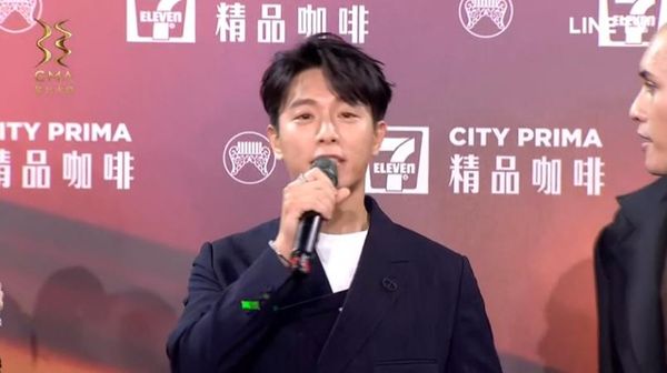 金曲奖／韦礼安、炎亚纶连续现踪红毯！帅度破表网嗨翻