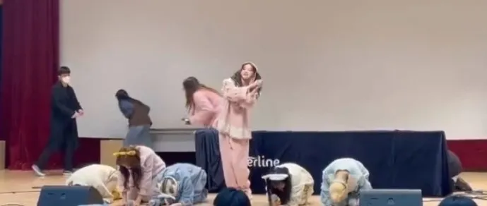 韩女团成员转行做主播?粉丝惋惜;怡人因争议中断活动?