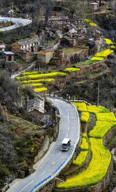 阳春三月春风暖，踏春太行大峡谷游玩正当时