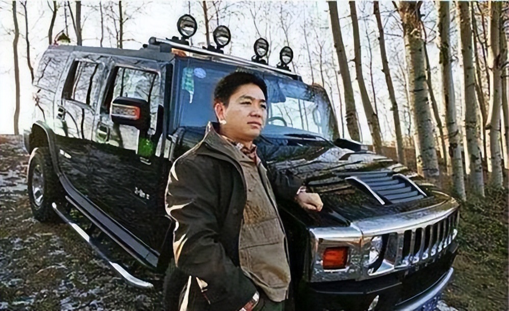 刘强东大四开餐厅的故事，厨师和服务员搞到一起，把大强子坑破产