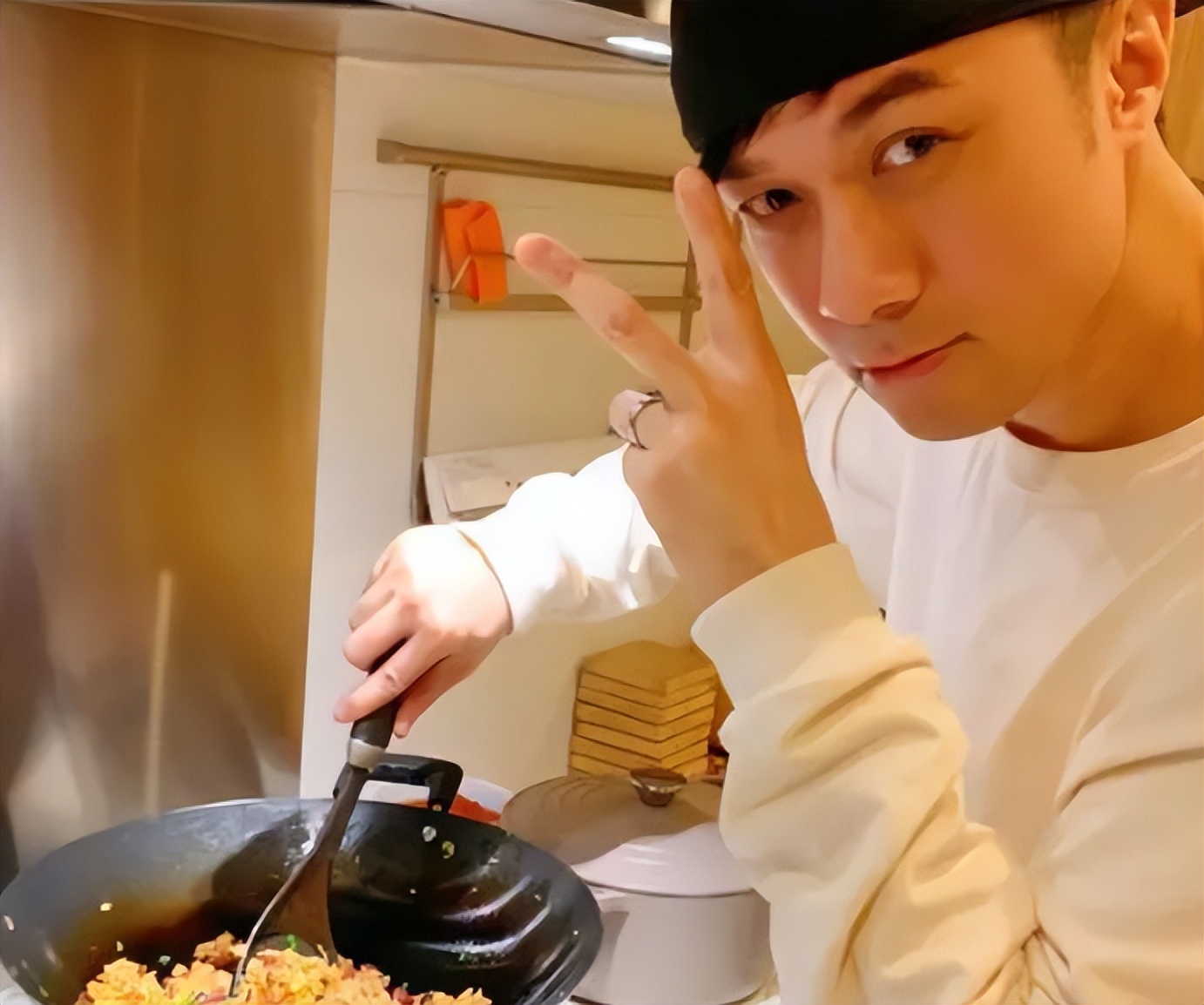 琼瑶男神今昔对比：苏有朋网传参加《哥哥2》，焦恩俊变街边大爷