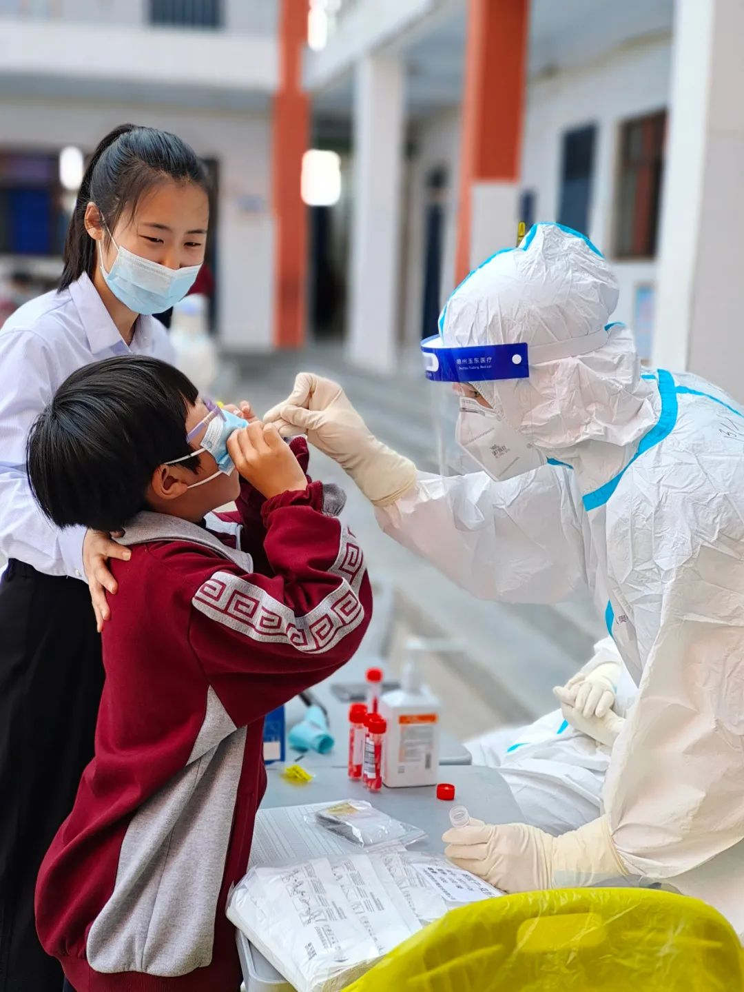 集结鸡泽，同袍同泽！河北工程大学附属医院53名医护人员紧急驰援鸡泽县核酸采样
