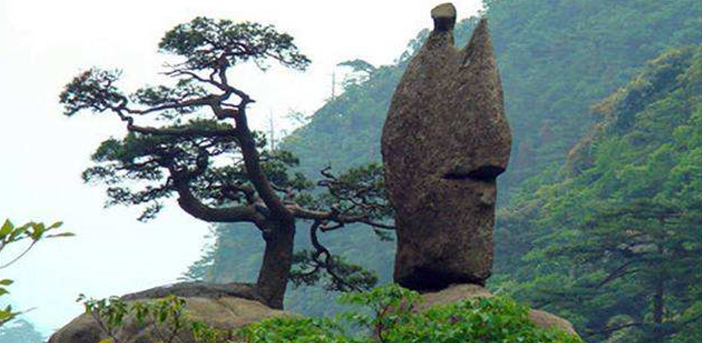 我们总是在一些地区看见奇形怪状的石头,什么仙人指路,猴子偷桃,仿佛