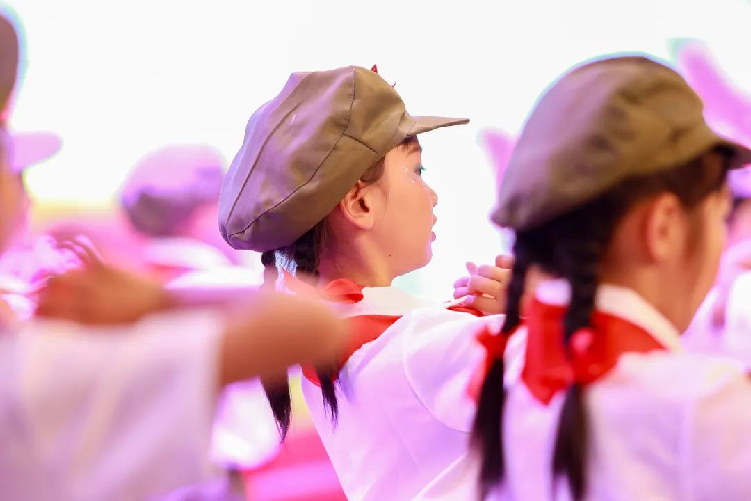 华阳实验小学举行“童星耀五月·艺术绽花开”群舞比赛（续）