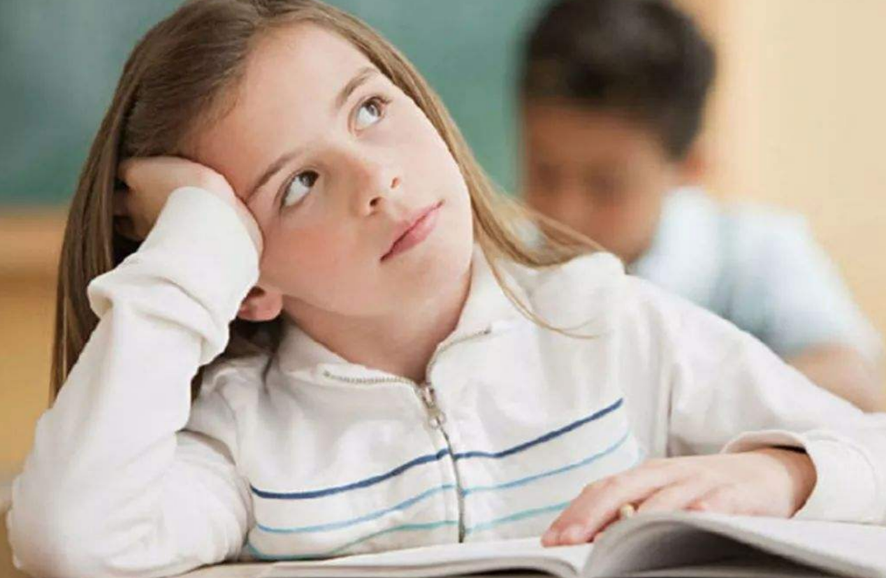 小孩子学不进去，真的是因为看电视？存在误区，看国外研究怎么说