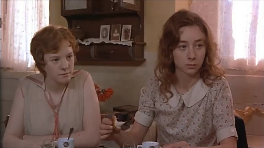 震动法国！女佣姐妹血腥狂欢、虐杀雇主一家，却被崇拜是正义化身