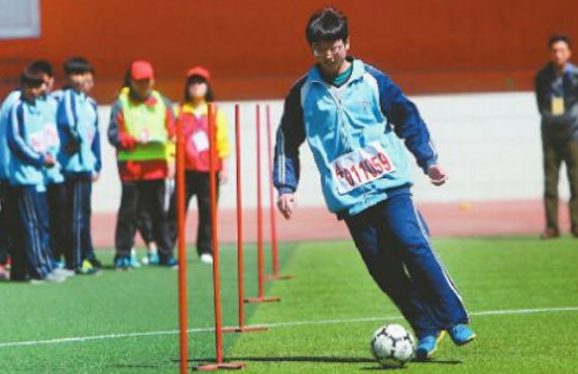 若把足球纳入高考，海淀妈妈将挑起“大梁”？官方回应来了