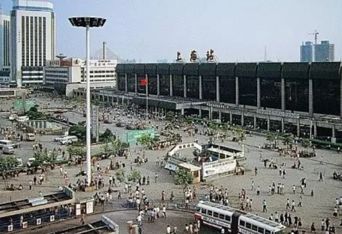 穷学生被孙俪资助3年，转身变成白眼狼写6000字诋毁她，后来怎样