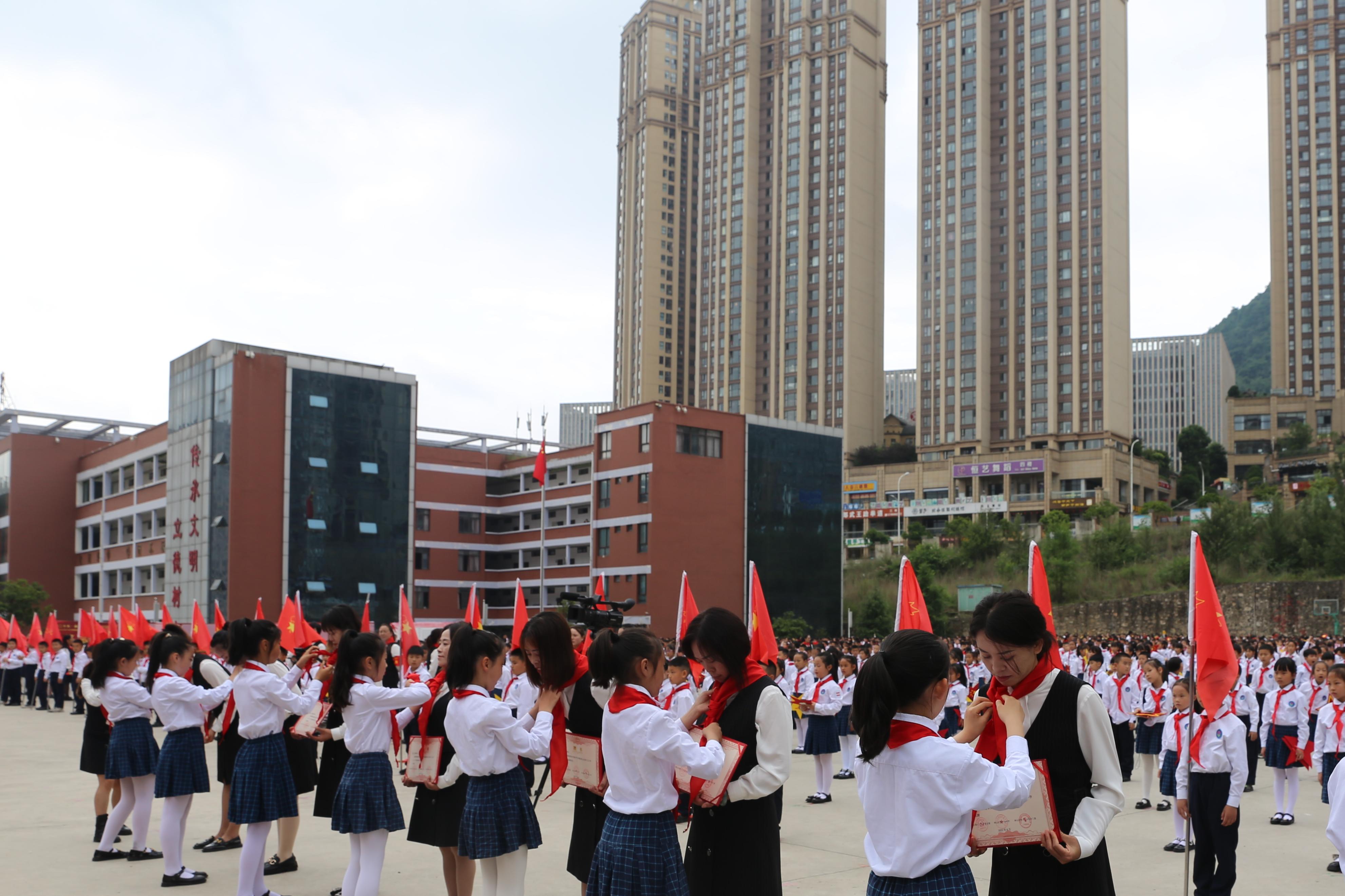 鐘山區(qū)第十五小學(xué)舉辦慶“六一”文藝匯(圖6) 鐘山區(qū)第十五小學(xué)舉辦慶“六一”文藝匯(圖6)