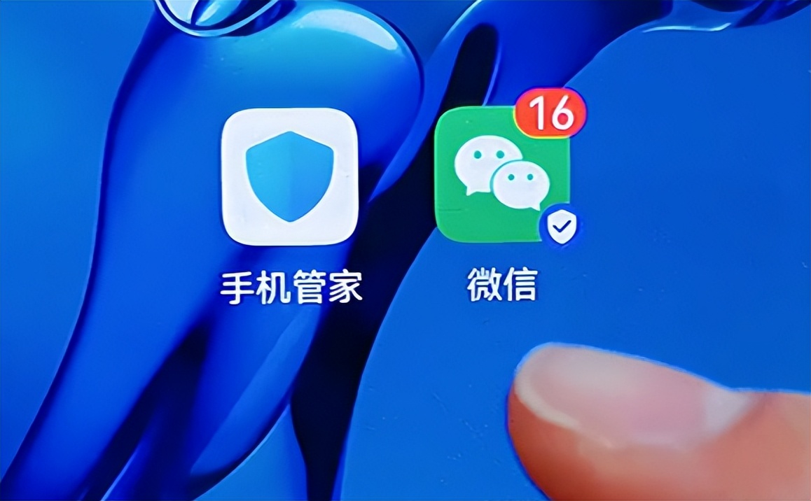 無論和誰聊天，只清理聊天記錄沒有用，點開設置，才能徹底刪除掉