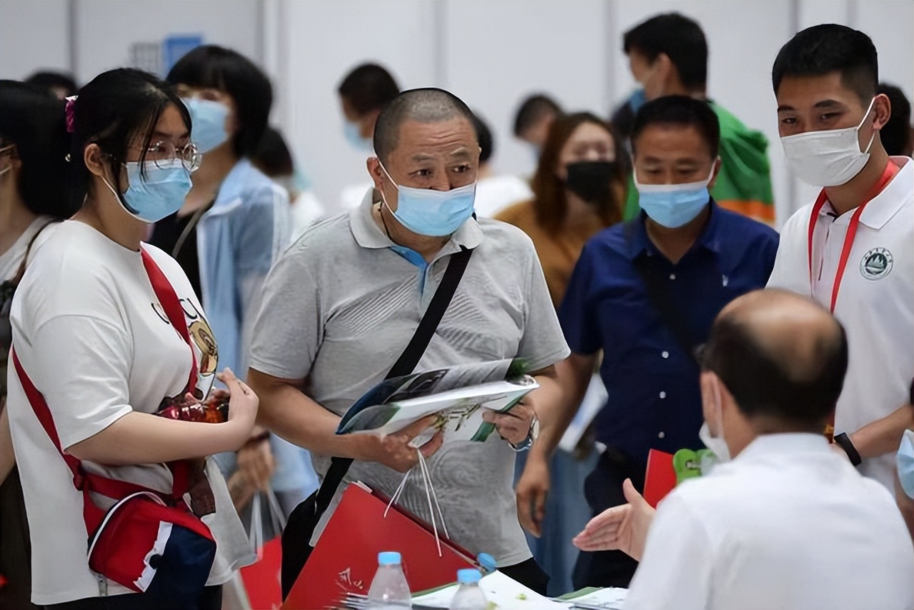 重庆三所大学毕业证犹如白纸，已被各大官媒曝光，大家报考需谨慎