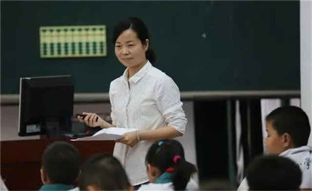 何雪豪：8岁被特招入伍，成为特种兵，学费由国家承担