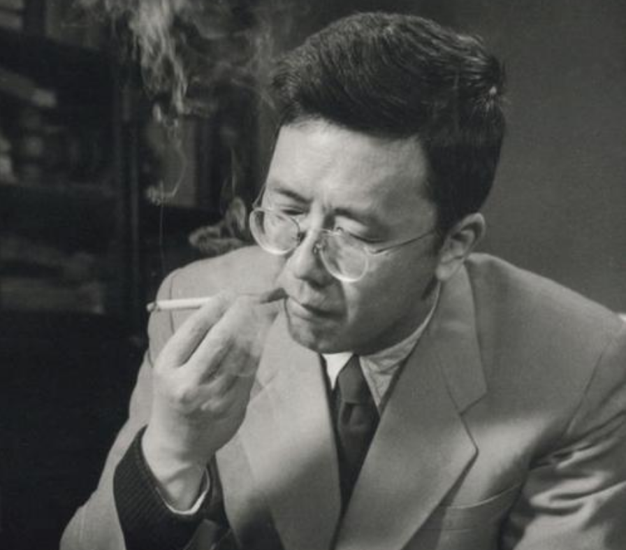 华罗庚仅初中文凭，身患残疾却成数学巨匠，去世前6小时仍在演讲