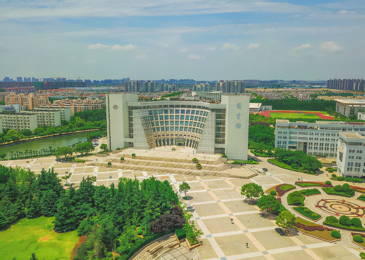 211大学的“金字塔等级”出炉，上海交大七星级，清华大学八星级