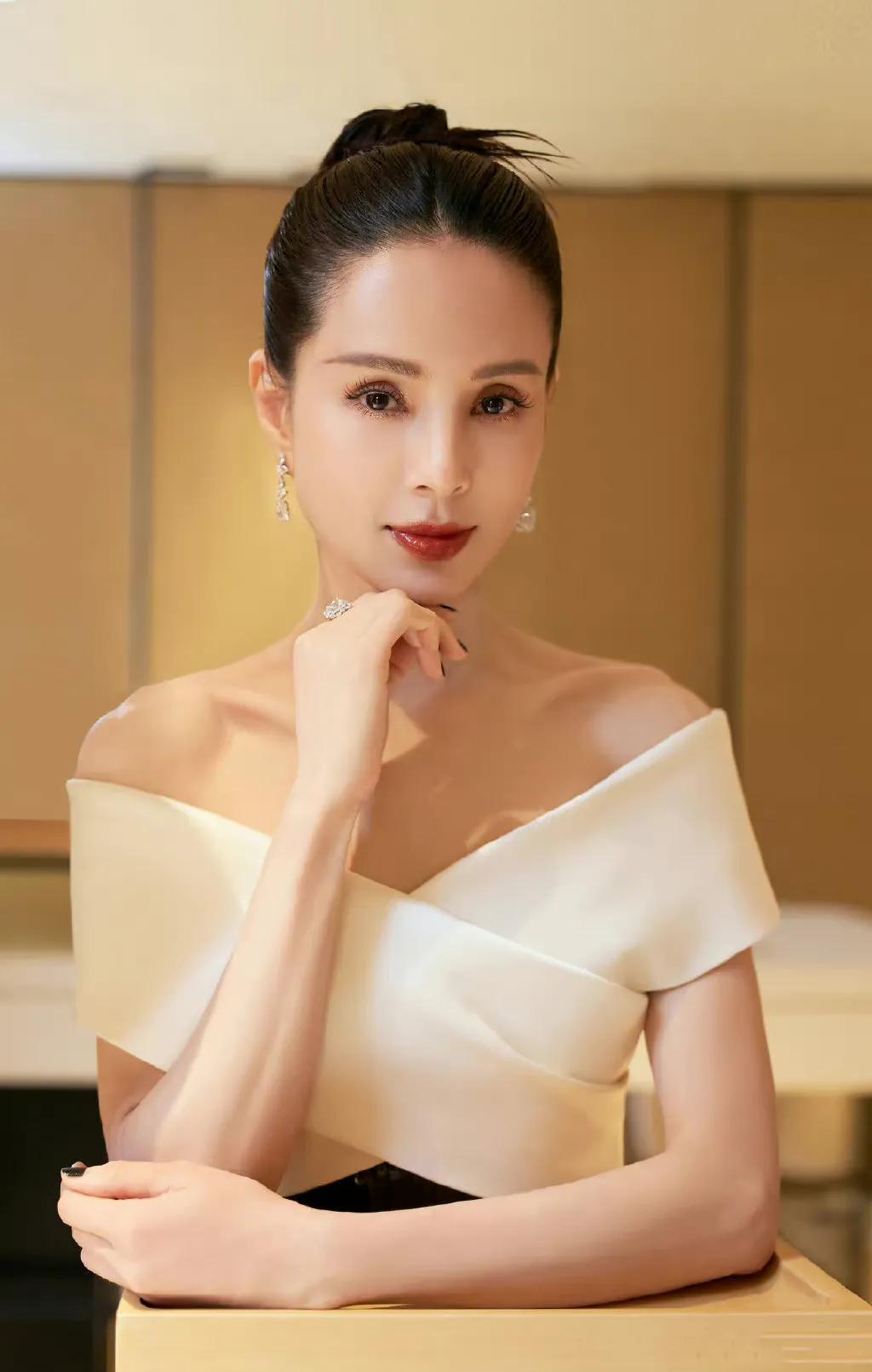 李若彤真美