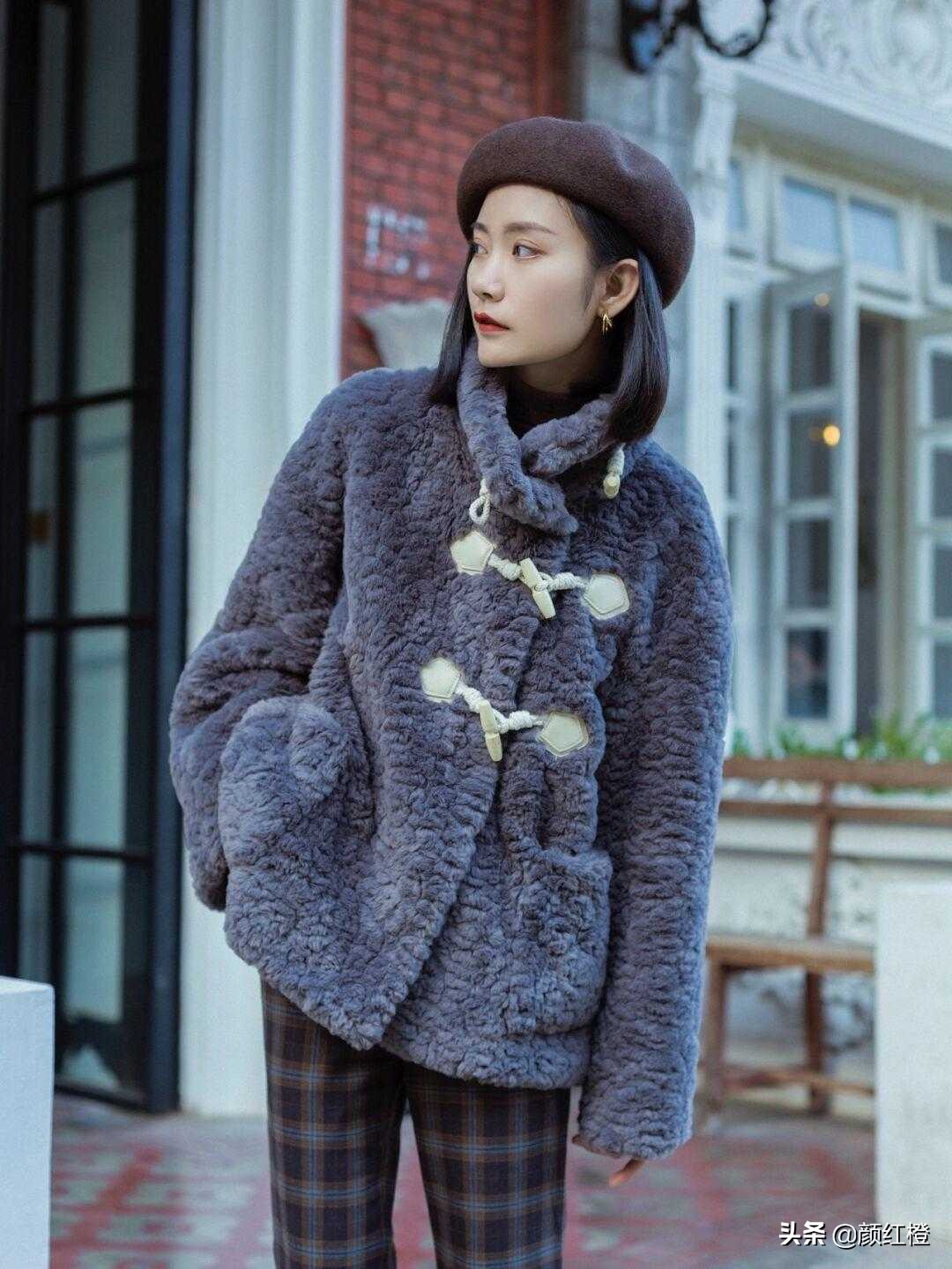 今年就流行“牛角扣外套”，减龄俏皮又时髦，咋穿都好看