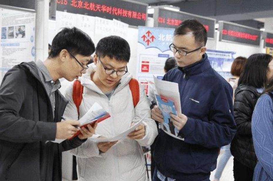 2022高校保研排行榜，部分高校推免率超50％，两类学校成功逆袭