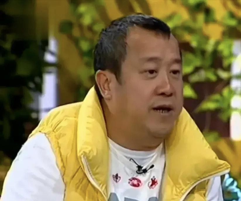 父亲是歪瓜裂枣，女儿却貌美如花？这10位星二代的长相好奇妙