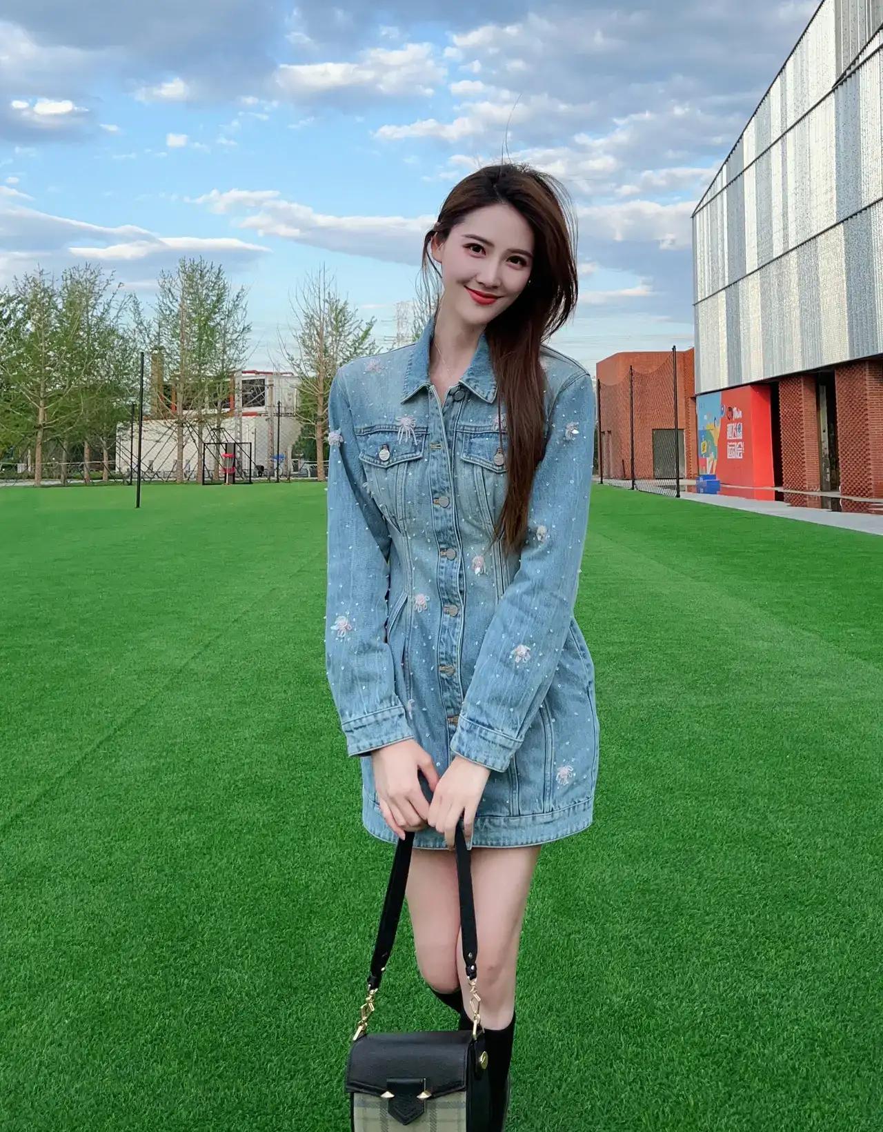 最美主持人李丹儿