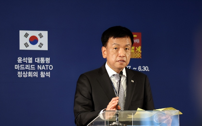 òμӱԼᣬͶ״߹٣Ӧйѹ