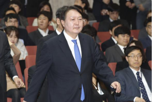 尹锡悦当选韩国总统：他曾有亲日言论，为何选择亲近日本？