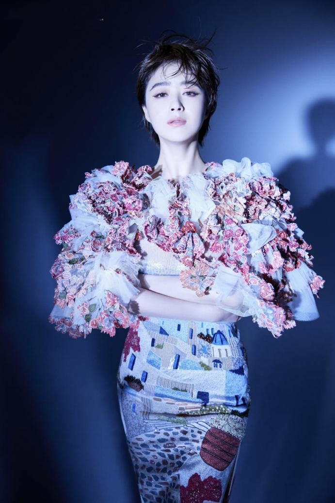 “天山”出大美人，10位新疆女明星，个个盘正条顺，美得各有千秋