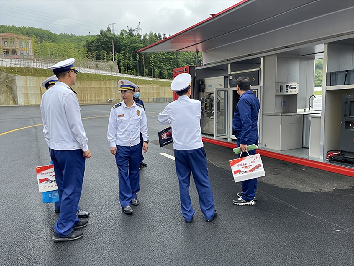 森源鸿马“1+N”智能方舱在贵州省消防救援后勤工作会议现场获赞