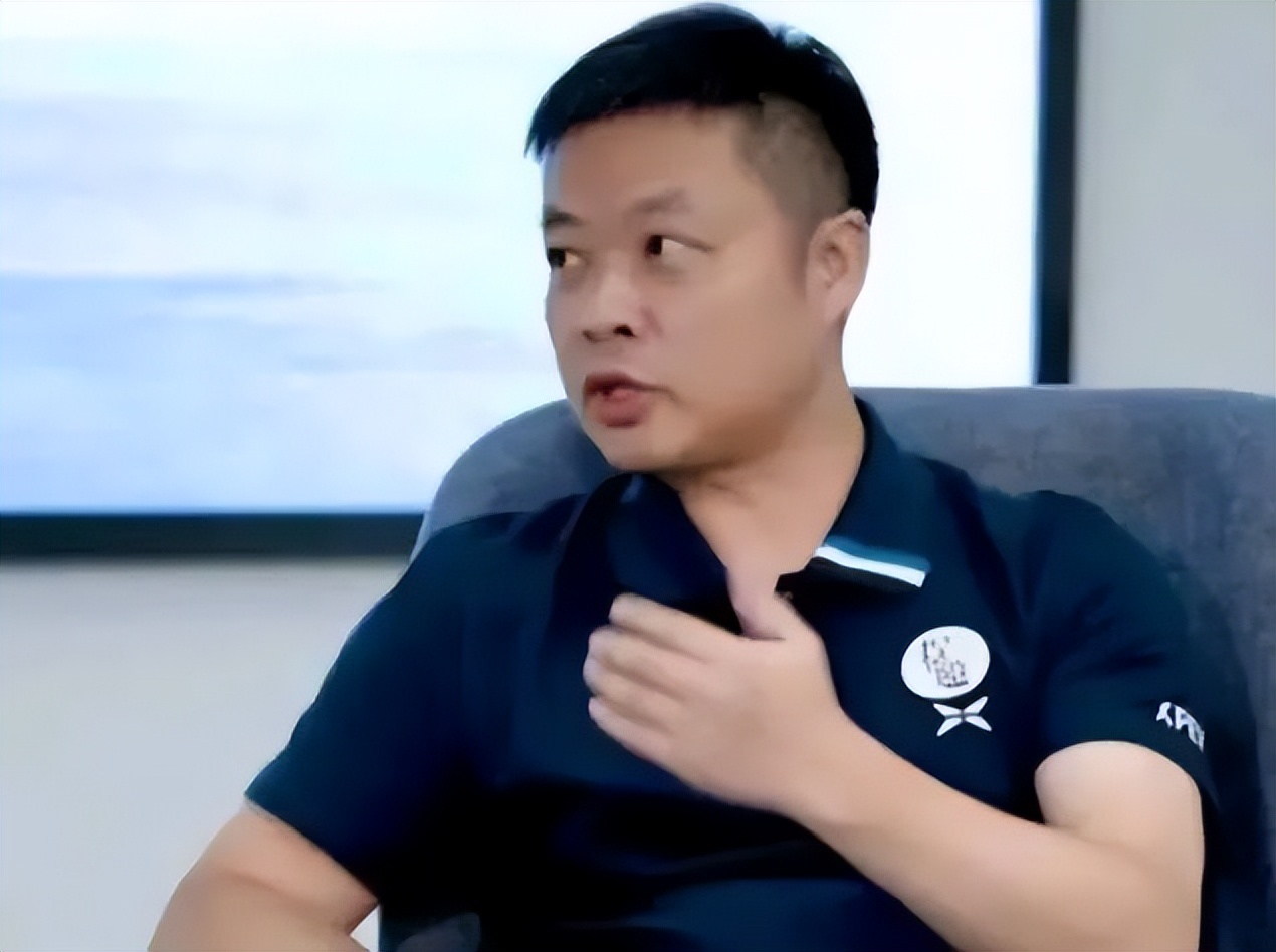 何小鹏反对多屏背后：汽车屏幕内卷兴盛，是真重要还是伪需求？