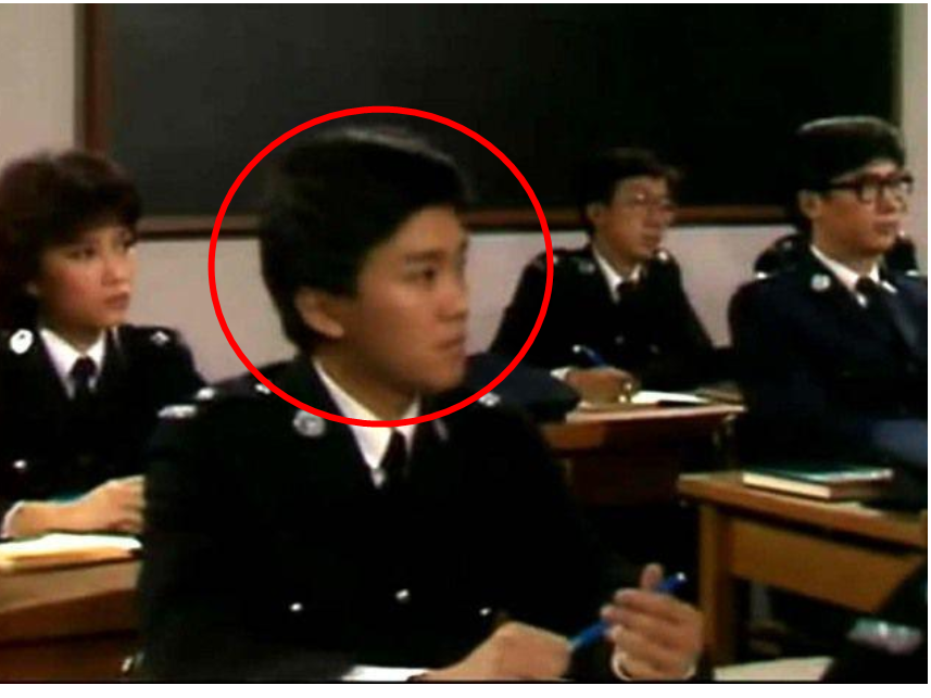 80年代参演20部剧，在TVB他跑了10年龙套，离开后夺得7次影帝提名