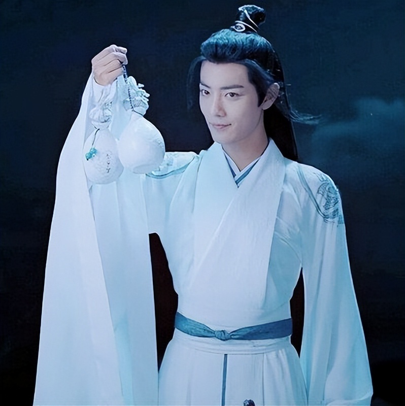 “龙须刘海”不要轻易尝试！有人仙气十足，有人酷似蟑螂精