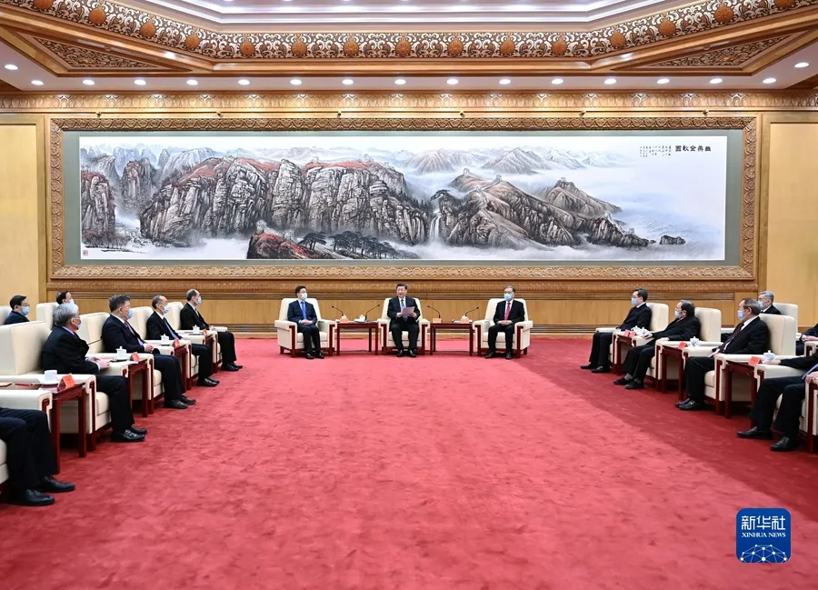 习近平同党外人士共迎新春