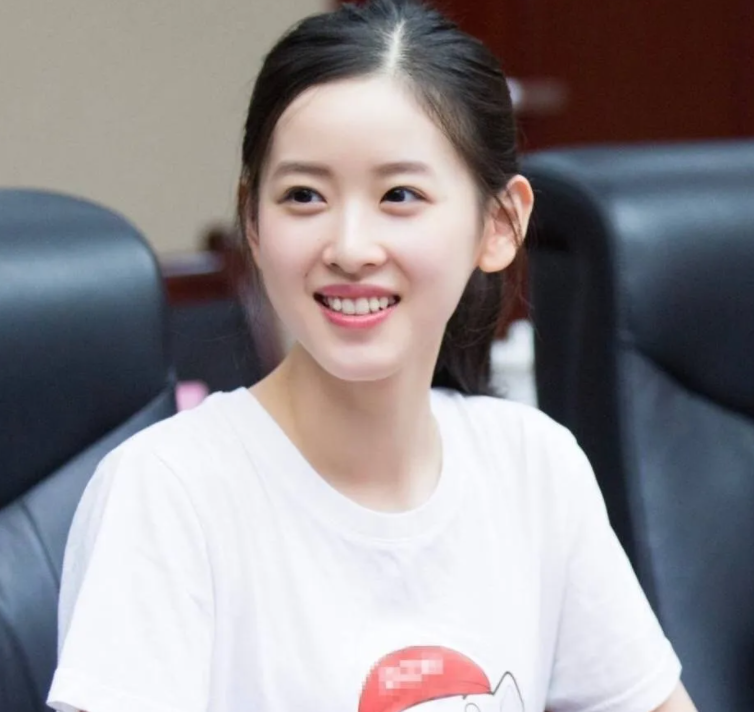 同为清华才女，武亦姝和“奶茶妹妹”的差距很大，能相提并论吗？