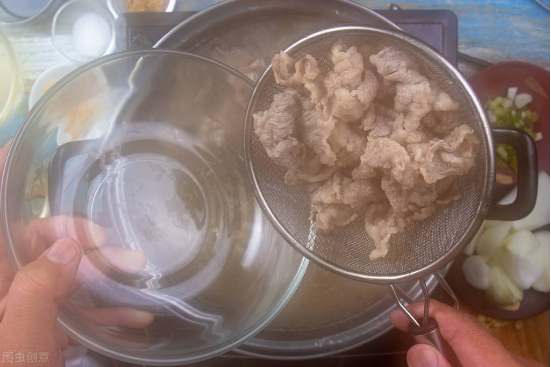 炖牛肉用料太多，怪不得难吃！只需二味料，一种水，牛肉软烂入味