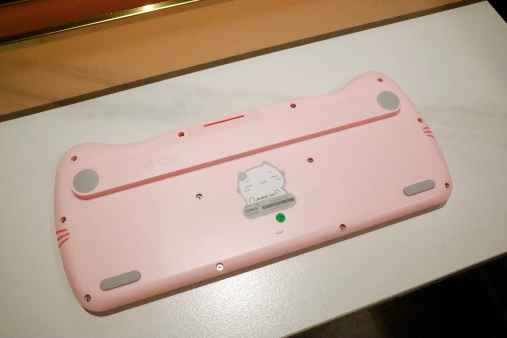 女生最想要的萌萌哒键盘，黑爵3060i无线蓝牙键盘体验