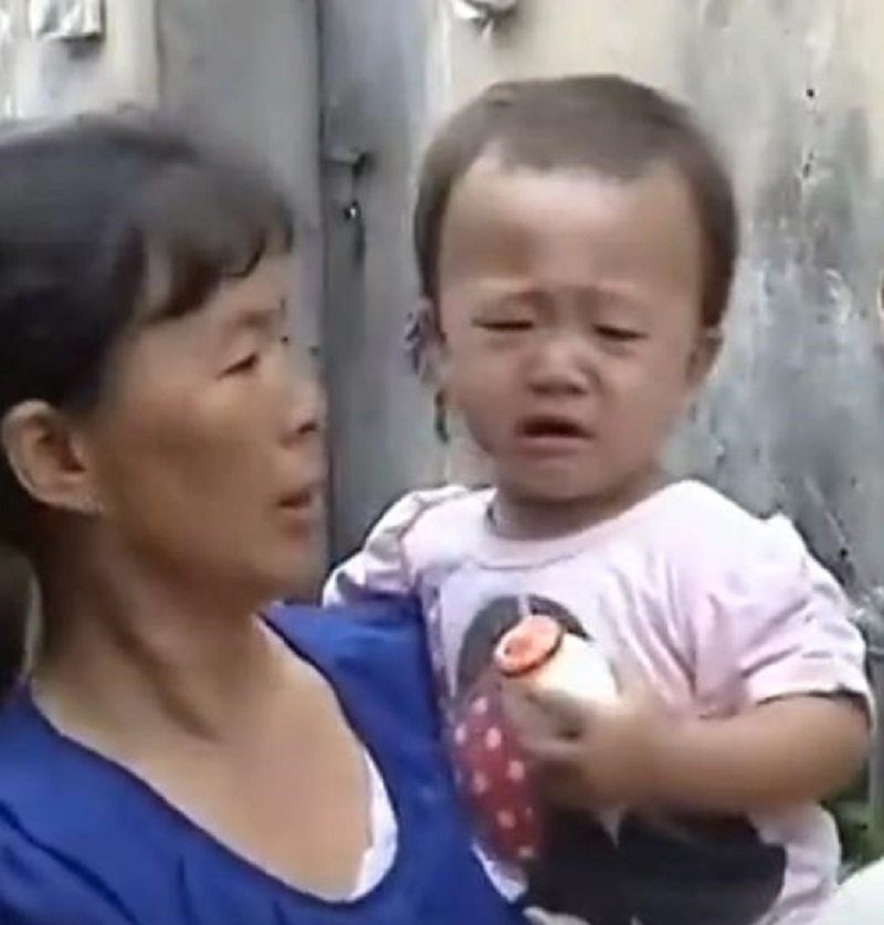 2011年植物人怀孕生子，生产剧痛将她唤醒，女儿出生后丈夫却跑了