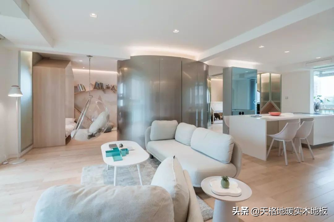 天格：家里铺木地板什么颜色好看？来看看《梦想改造家》如何选择