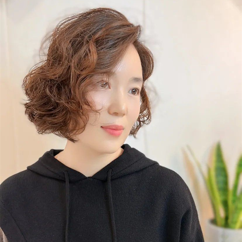 减龄公式3:染发颜色不要太深