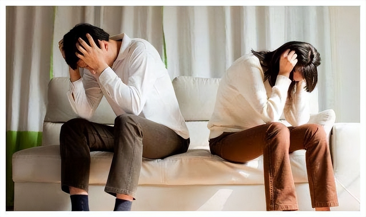 女大学生爱上比自己大十几岁的教师，意外发现对方脚踏几条船