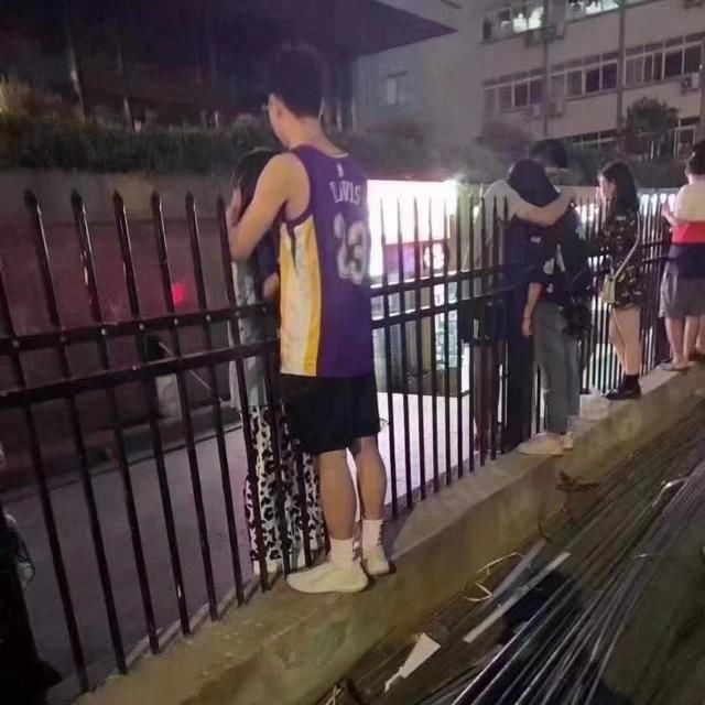 封校的当代大学生现状