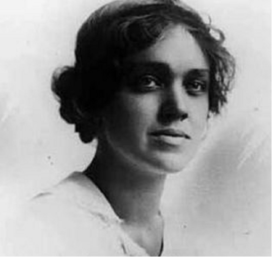 47年賀子珍回國 向組織提出一個要求 12年後毛主席替她完成 天天看點