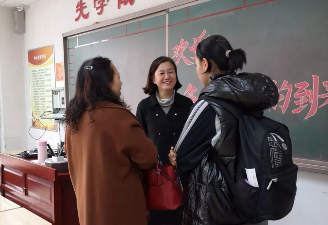 中小学教师的“新年礼物”，工资标准上调了，还会补发三个月