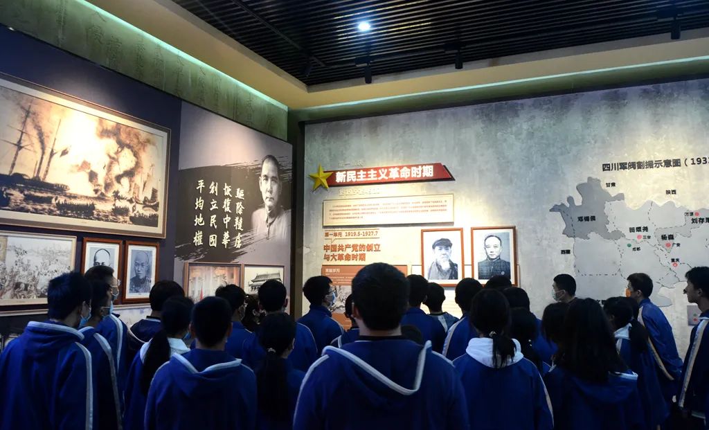 廣元中學(xué)開展清明祭英烈主題團(tuán)日活動(dòng)(圖7)