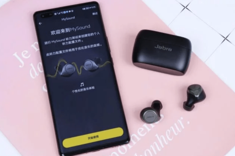 送女生蓝牙耳机合适吗（圣诞节送女生什么礼物比较好）