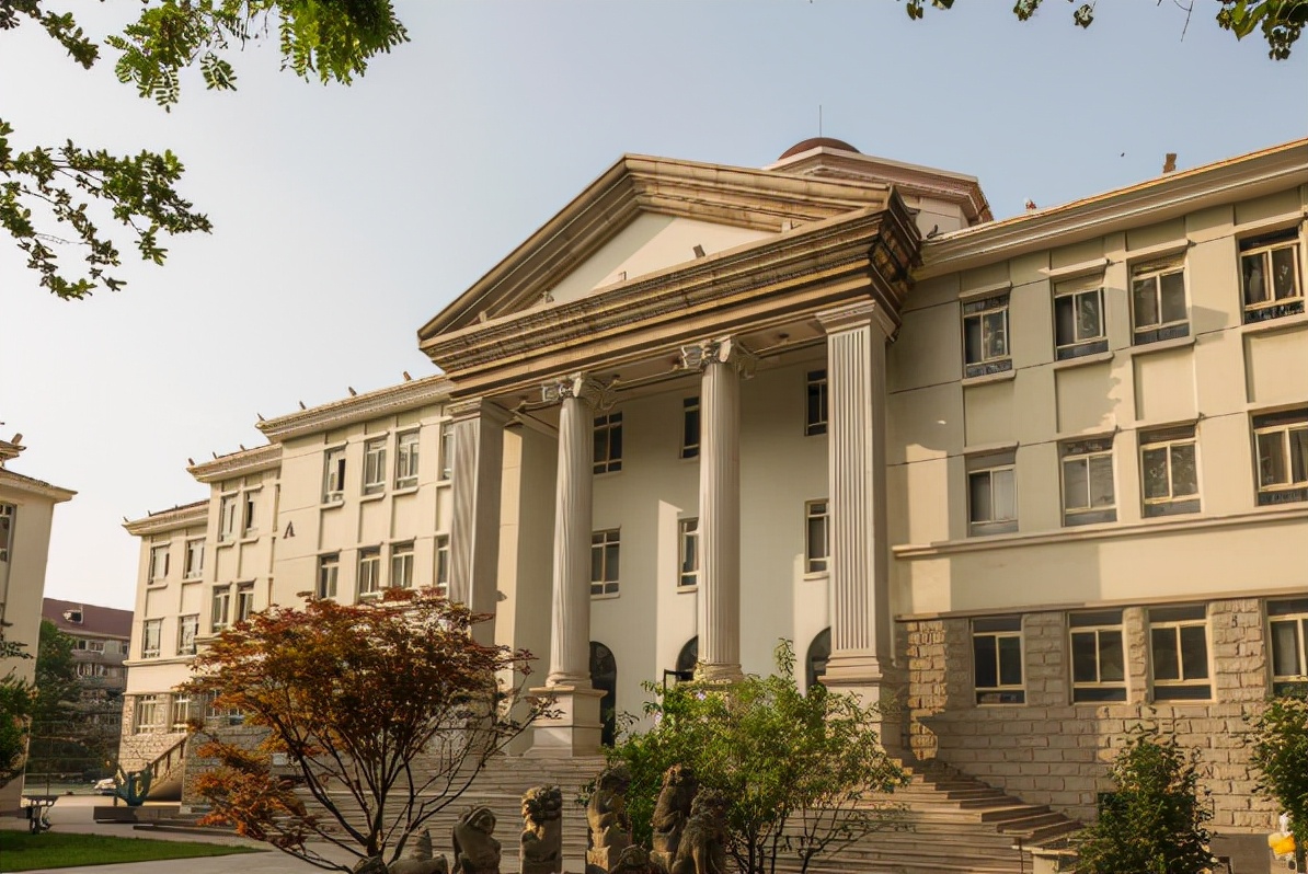 天津美术学院发布2022年校考公告，美术艺考生多少分才能被录取？