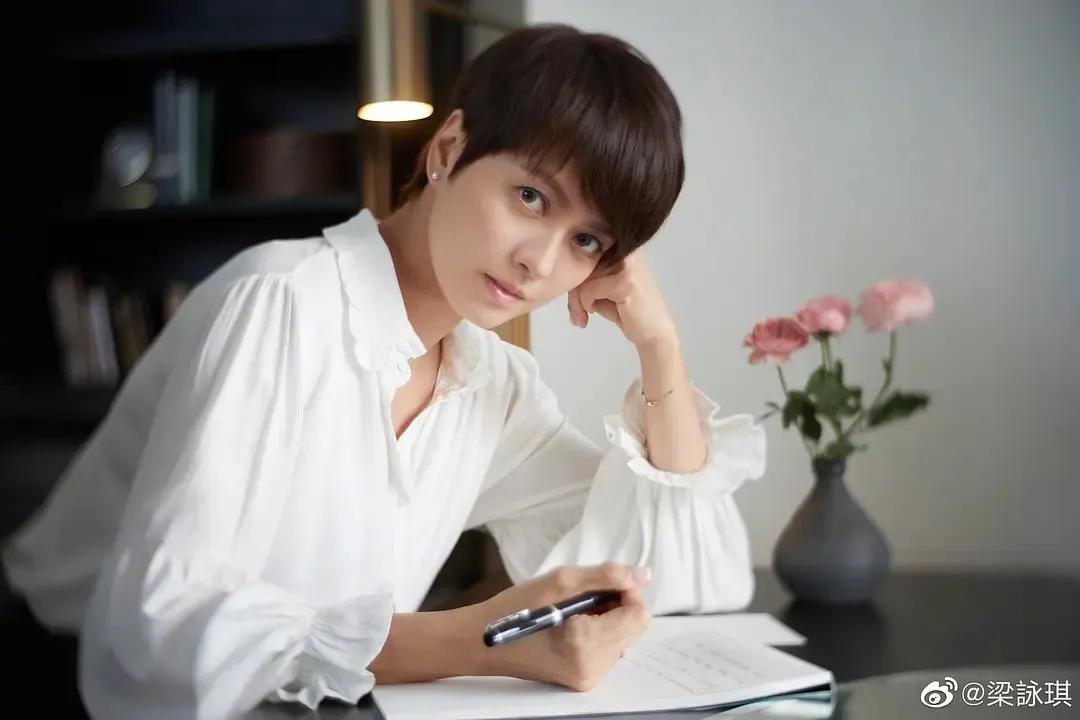 短发女神 梁咏琪