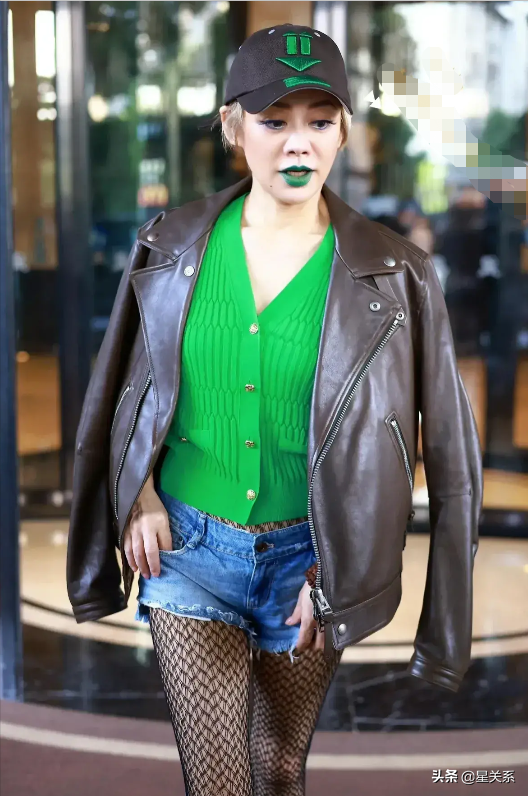 瘦到病态、黑绿嘴唇，这些畸形的审美让人看了浑身难受