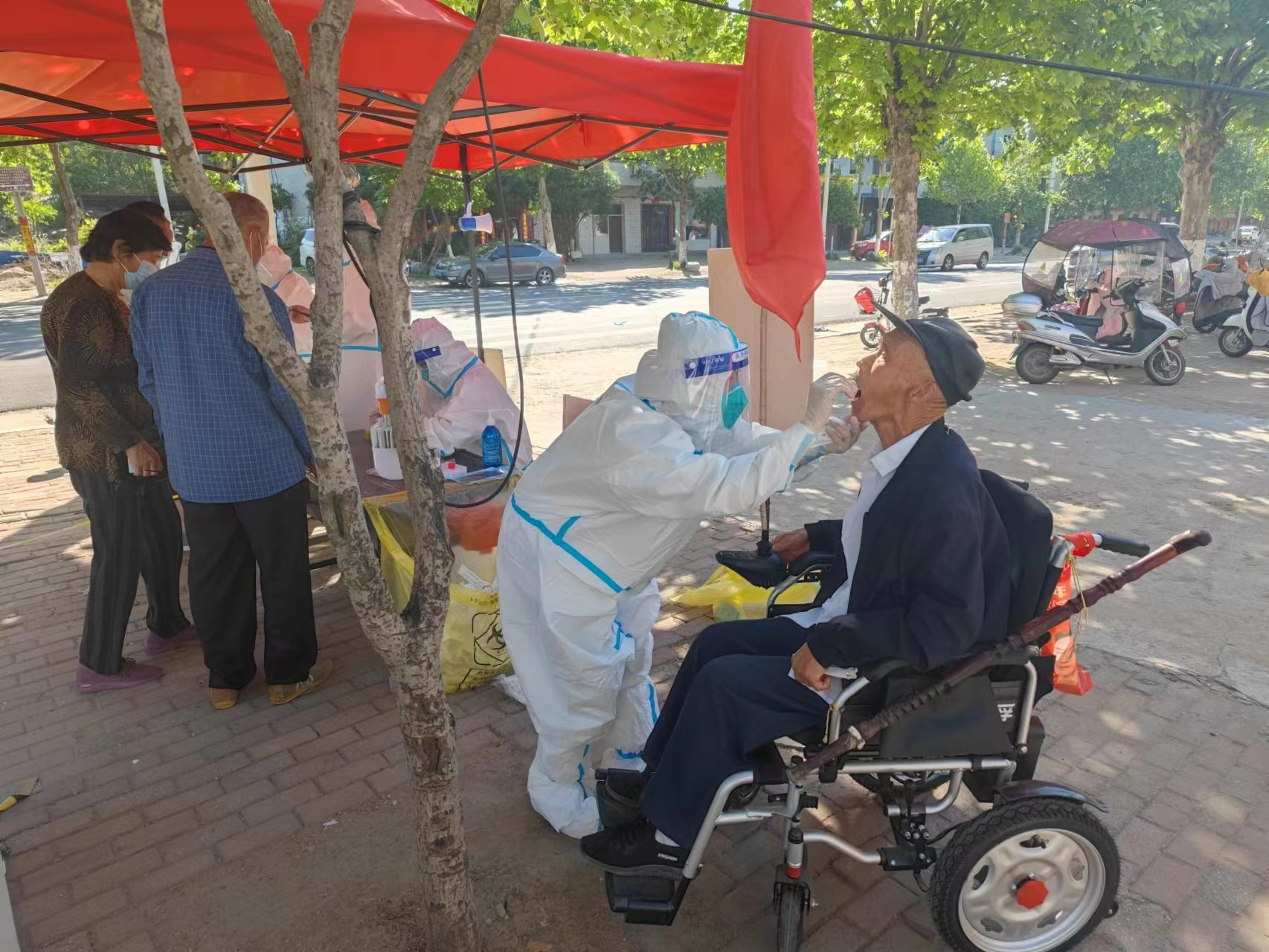 桐柏县城郊乡：“疫”心为民 二次全员核酸