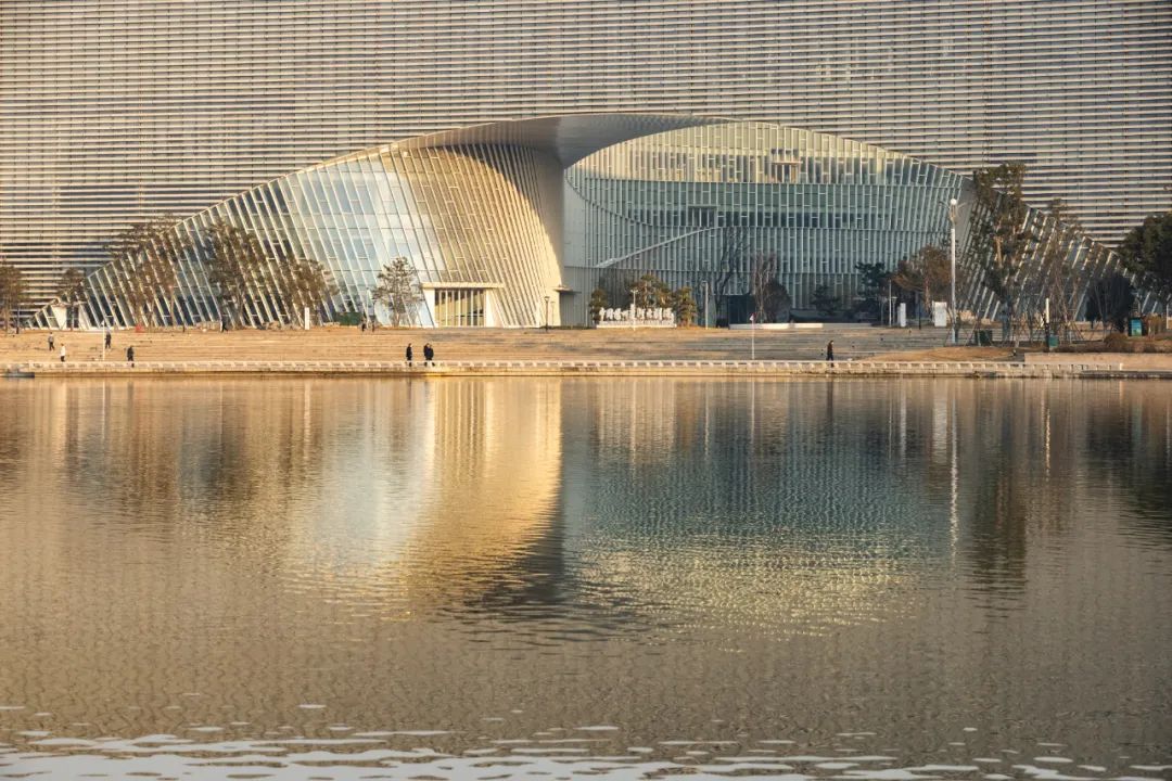 中国扬州运河大剧院 / 同济大学建筑设计研究院