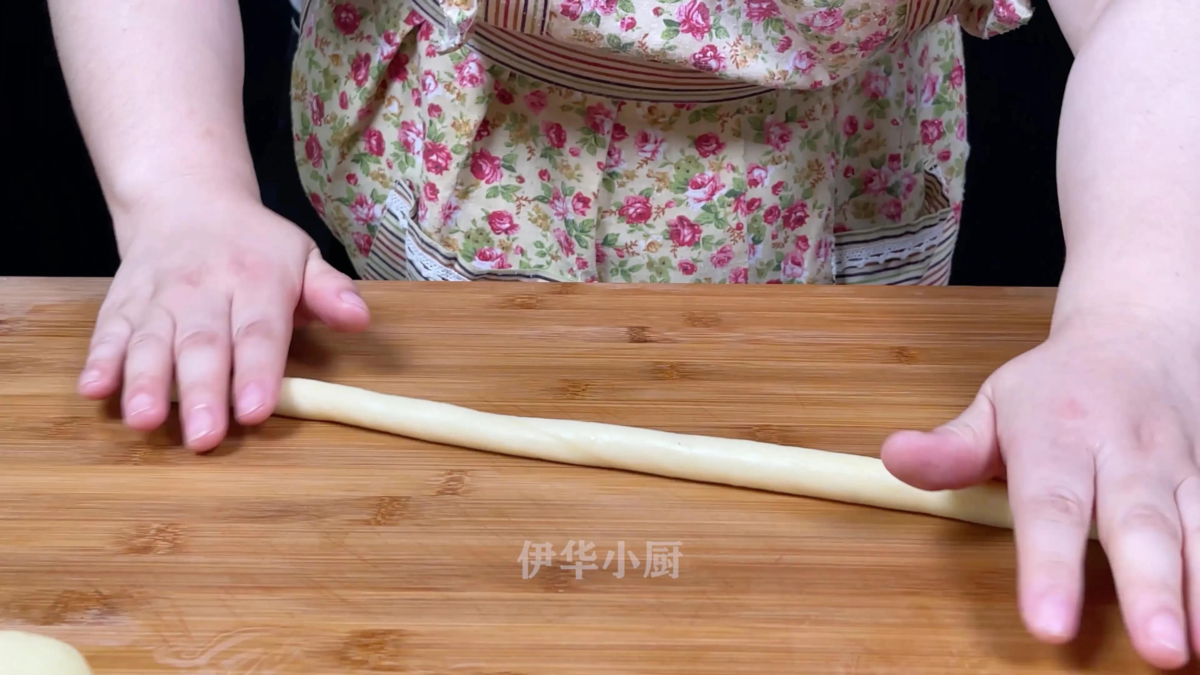 面粉别蒸馒头了，教你做麻花，不用油炸，松软香甜比面包还好吃
