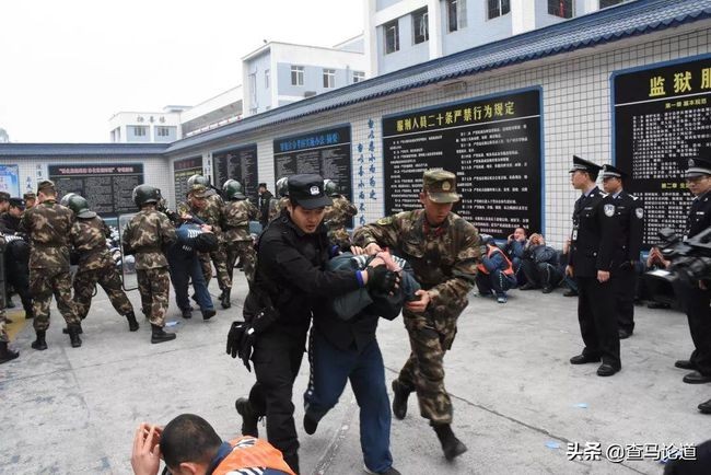 被判"无期徒刑"的犯人,每天在监狱里做什么?生活有啥盼头?